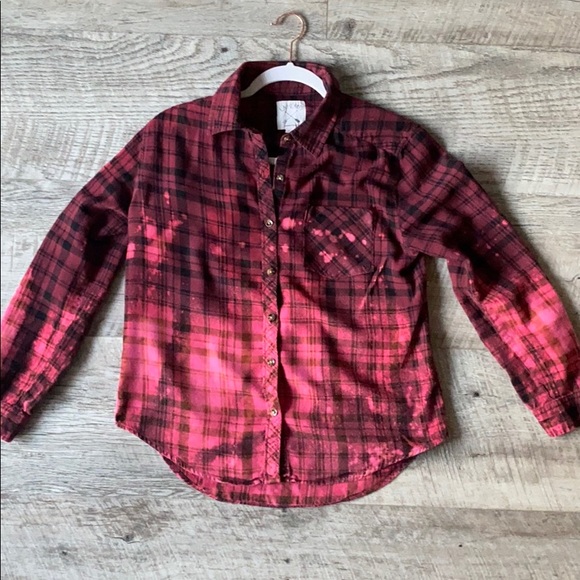 La Hearts Tops - 💜💜 HANDMADE Uniquely Distressed Flannel - Medium